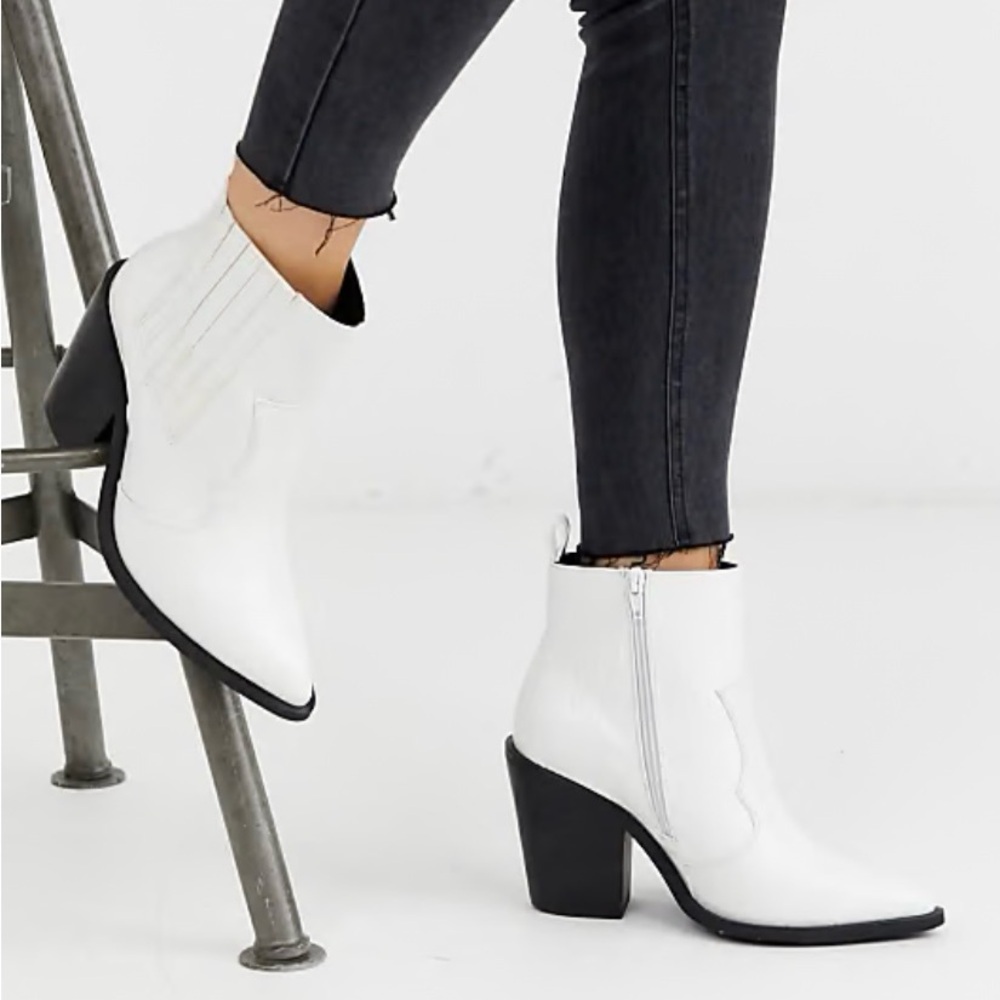 ASOS White Croc-Embossed Western Pointed Toe Cowboy Ankle Boots Size 6